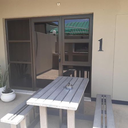 Aspasia Agency Mariental Exterior foto