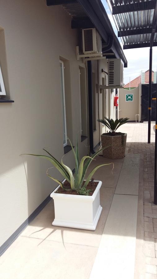 Aspasia Agency Mariental Exterior foto